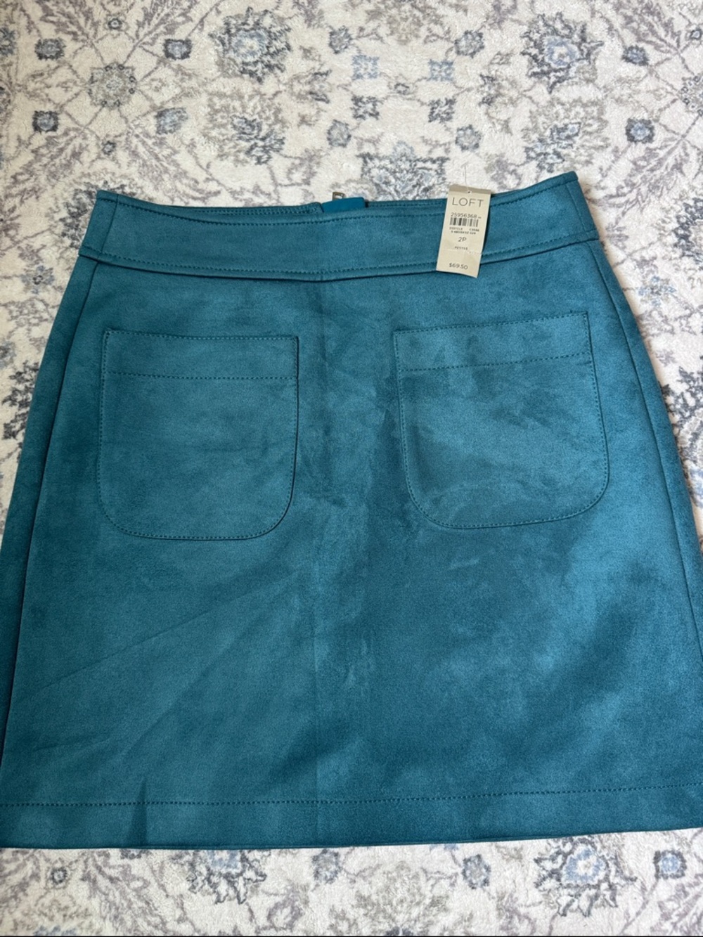LOFT Teal A-Line Suede-Look Mini Skirt with Front Pockets. Size 2P